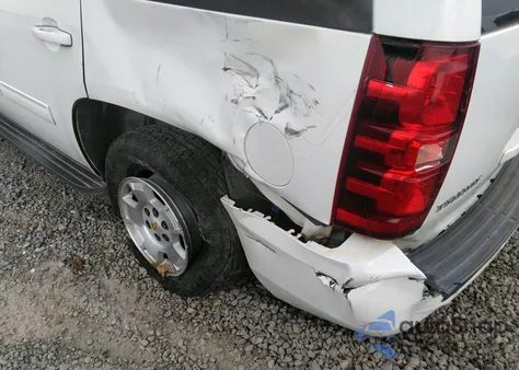 2011 Chevrolet Tahoe Lt z USA, uszkodzony, nr VIN 1GNSCBE01BR146546